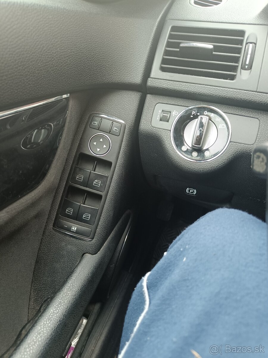 Predám Mercedes C 180 benzín w204 - 3