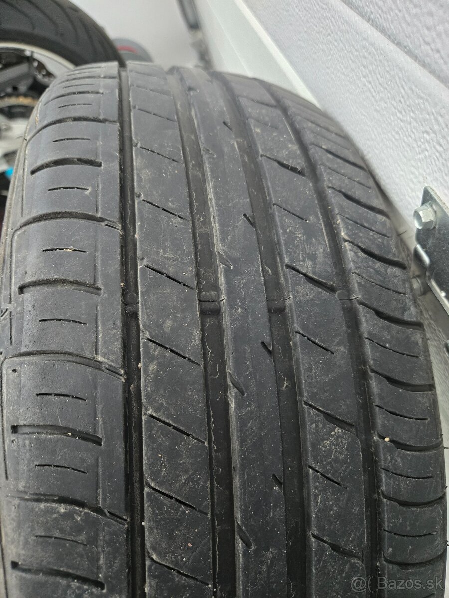 Falken 215/55 R17 - 3