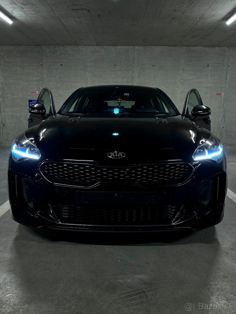 KIA STINGER 3.3 GT 4x4 - 3
