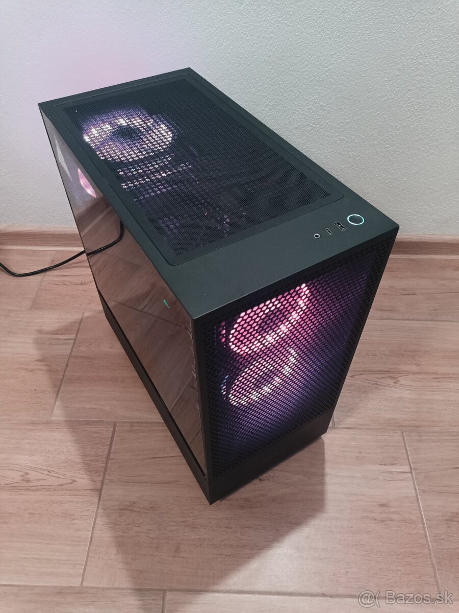 PC Ryzen 7 5700X3D. RX 6800XT. 32GB DDR4. 1TB M.2 - 3