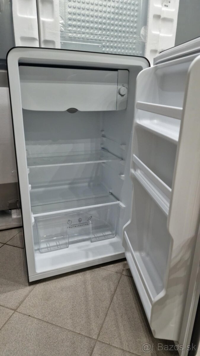 mini chladnička 93l v záruke ešte rok a pol - 3