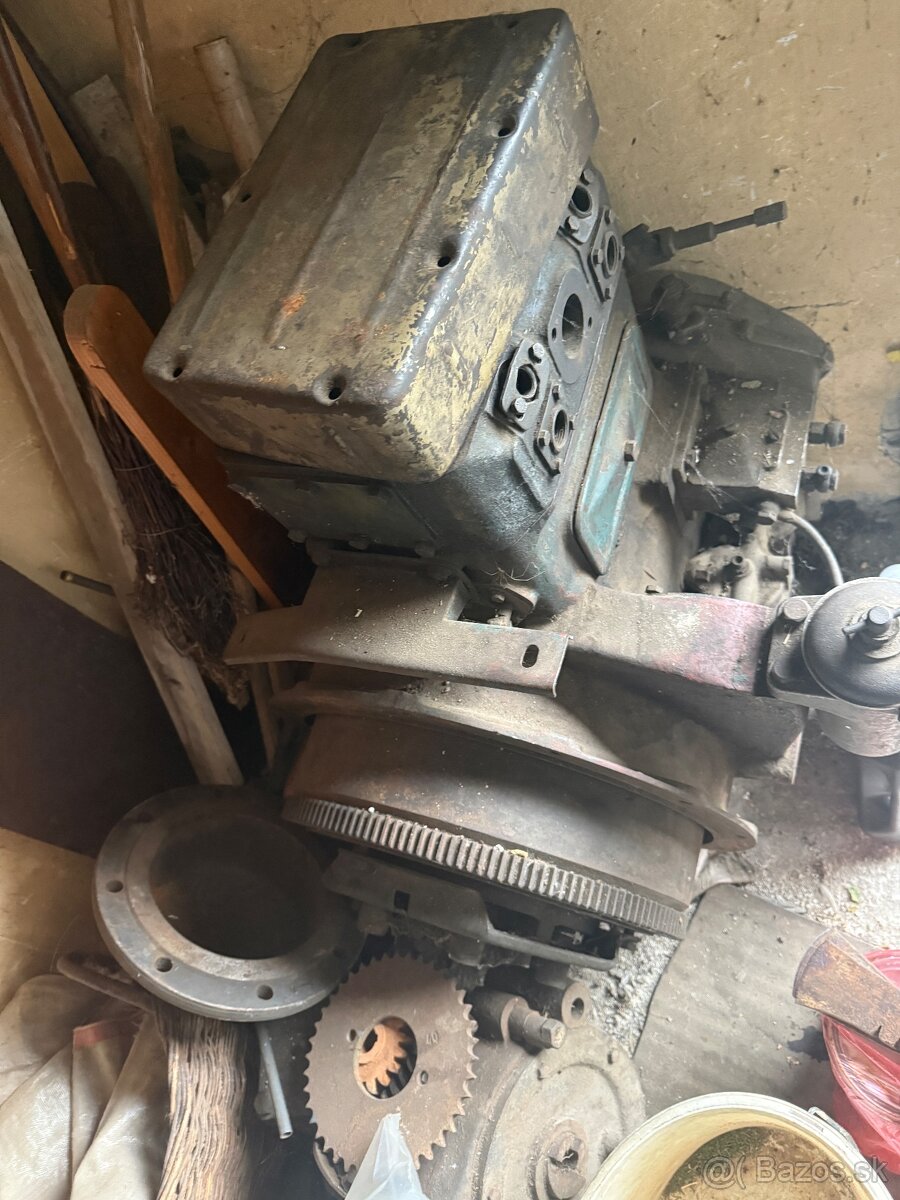 Predam motor na traktor ZETOR 25 A - 3
