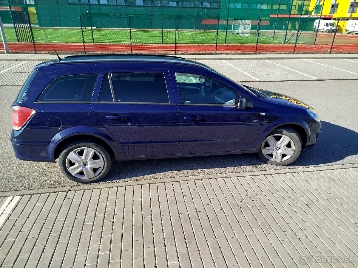 Rozpredám Opel Astra H caravan - 3