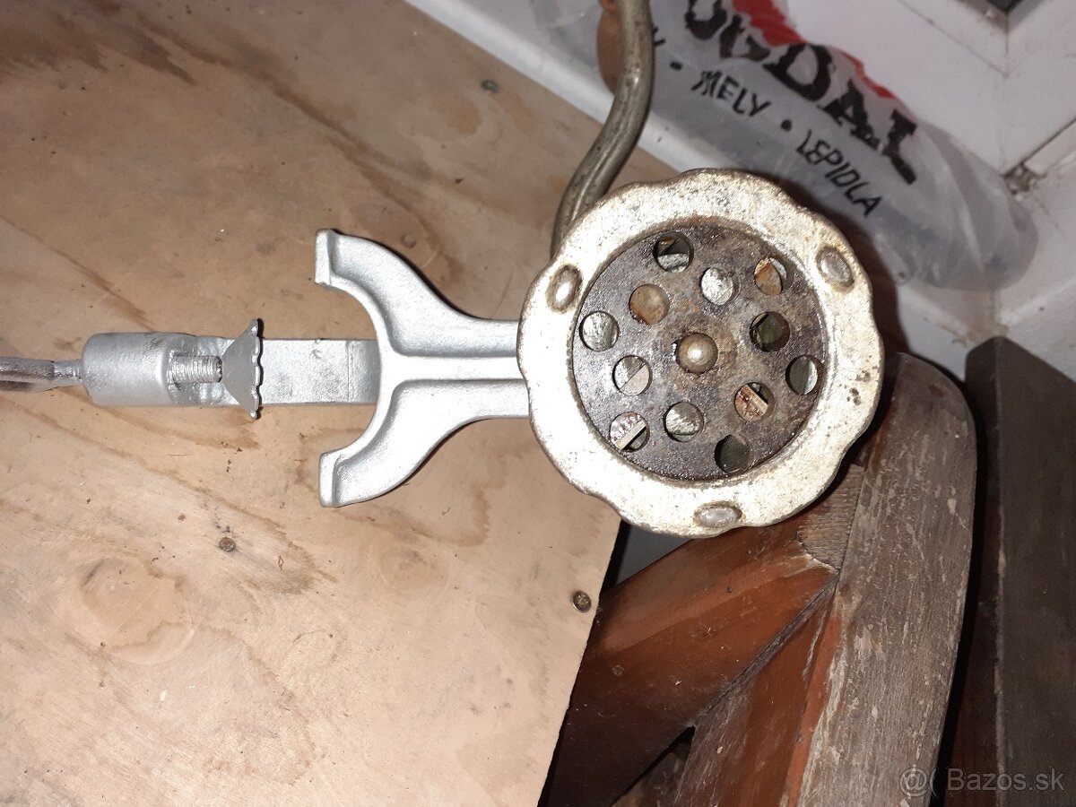 Predám masový mlynček 10 - 3