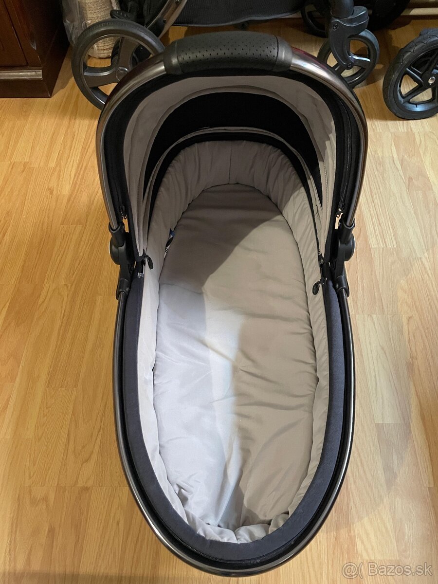 EGG2 cobalt blue 9v1 - 3