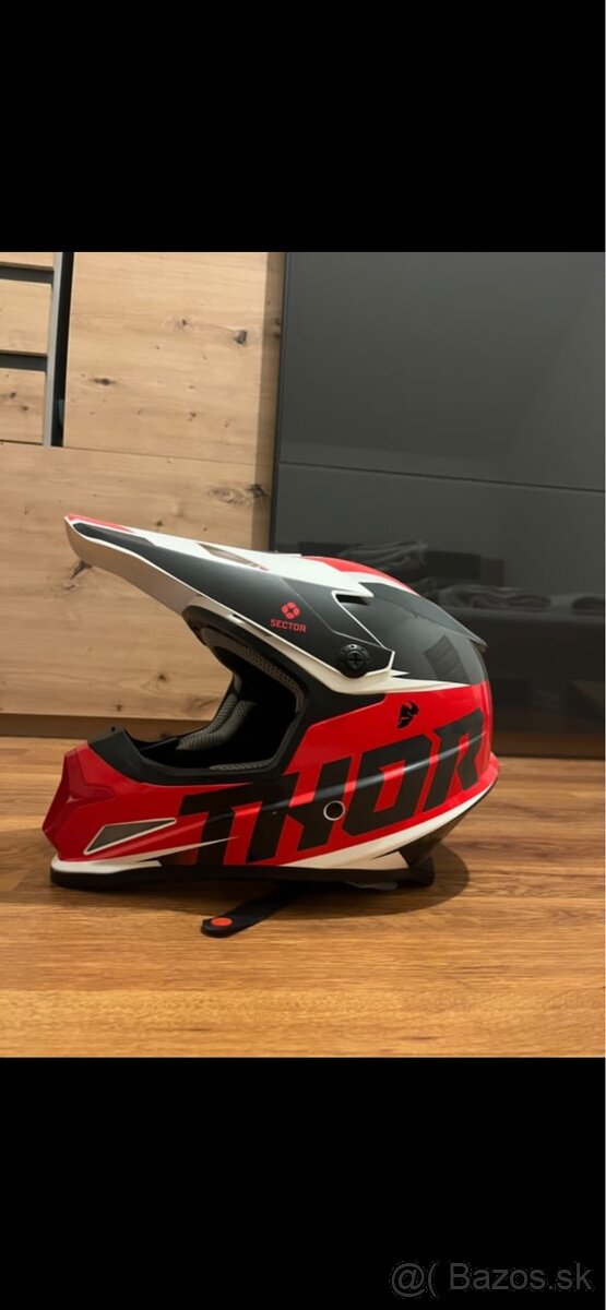 Predám prilbu THOR Sector – top stav - 3