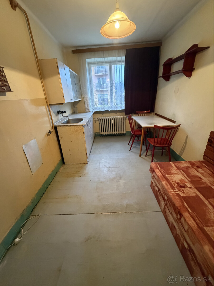 Na predaj 1-izbový byt v Snine. - 3