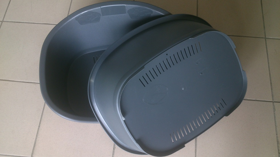 NOVÝ plastový pelech s poduškou + deka (iba osobný odber) - 3