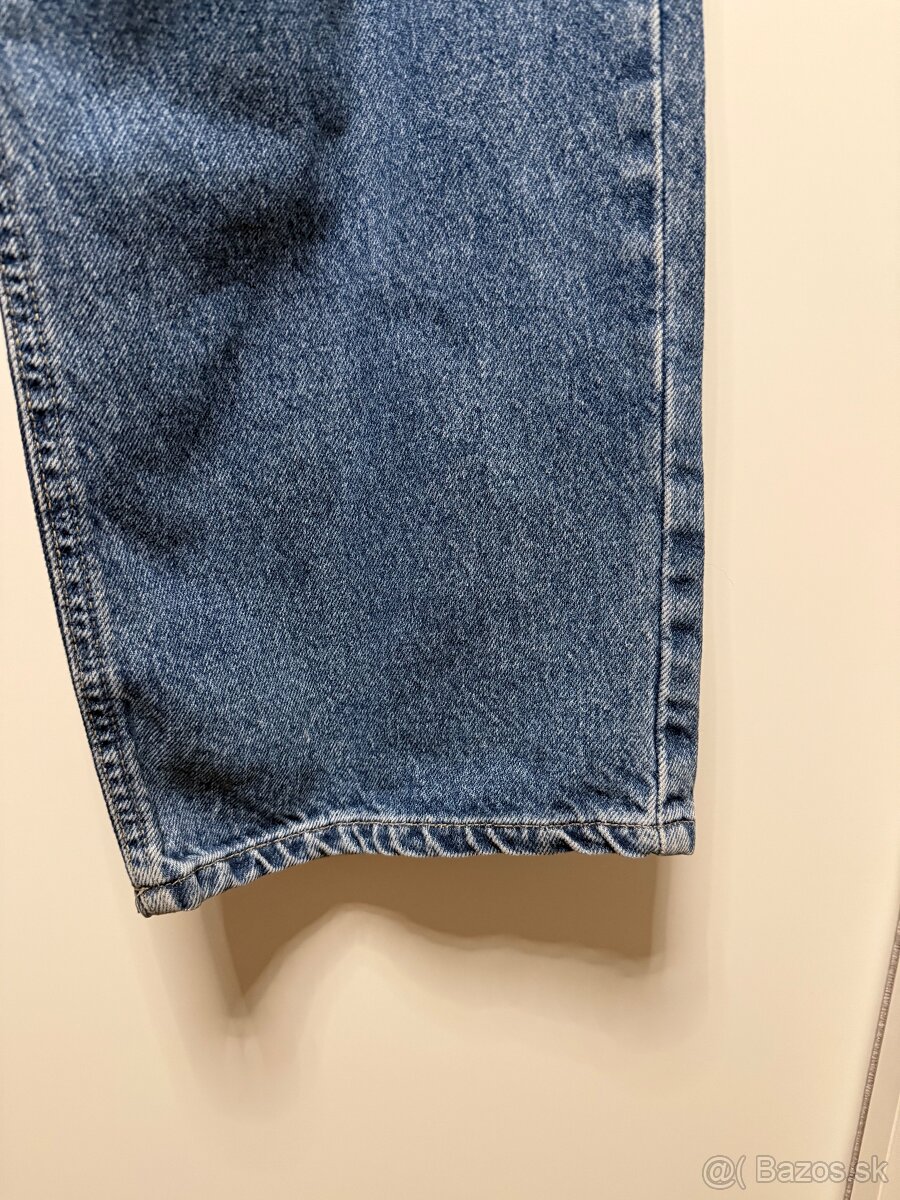 Calvin Klein - Giant Jeans - 3