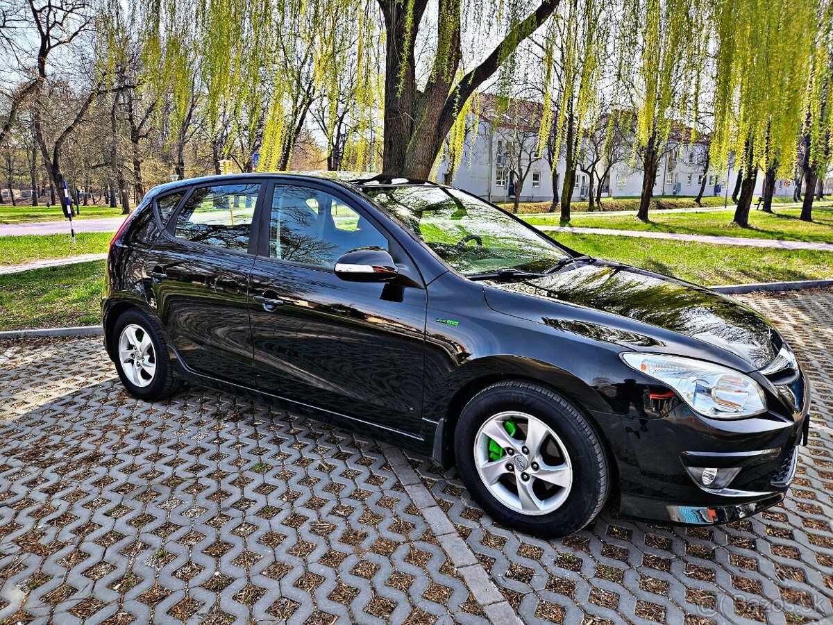 Hyundai i30 1.6 CRDi rv:9/2011 142 tis.km - 3