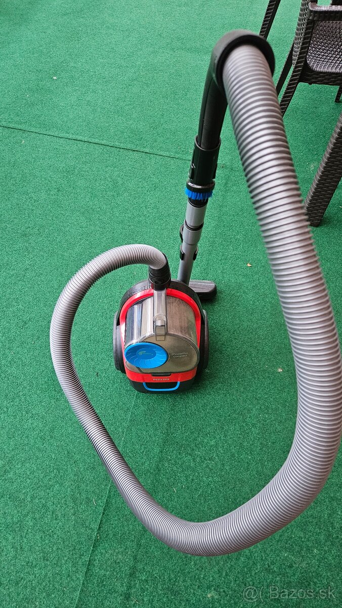 PHILIPS vysávač 900W - 3