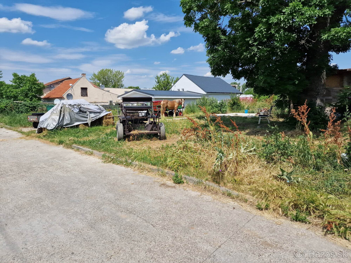 SENEC – PREDÁME stavebný pozemok o rozlohe 35 á na Nitrian - 3