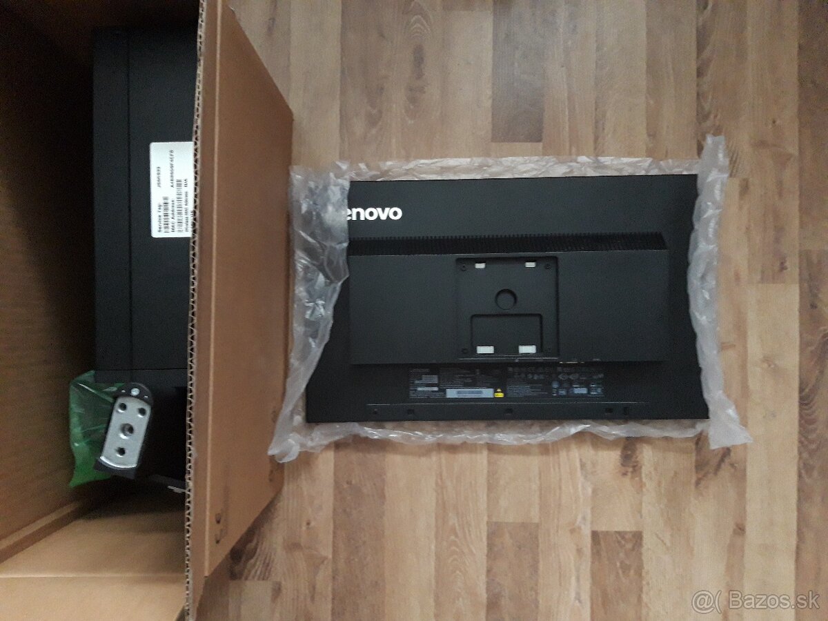 Dell OptiPlex 3070 SFF + 22" Lenovo ThinkVision IPS monitor - 3