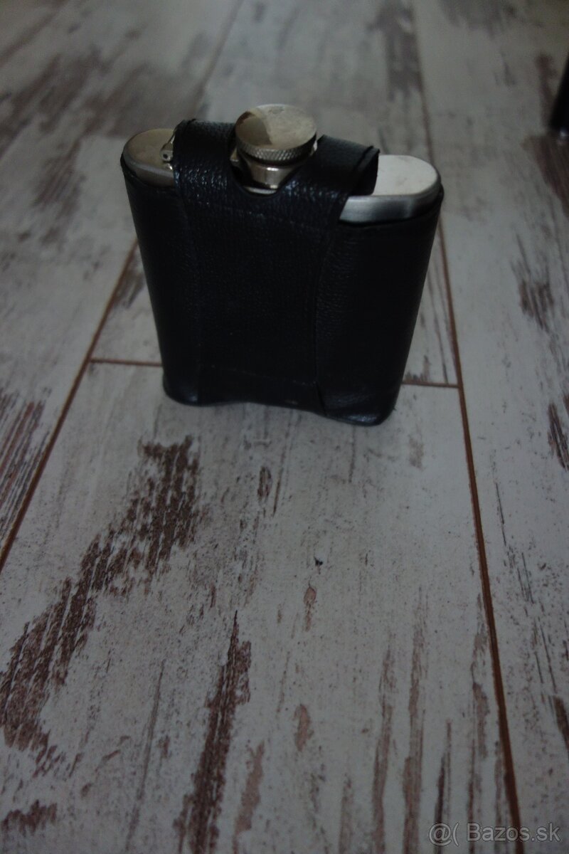 Nerezová ploskačka v koženom puzdre - ťapka - 3