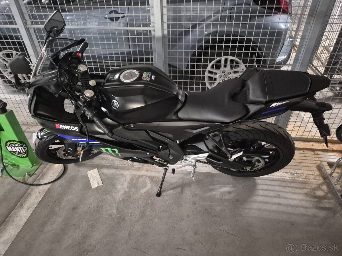 YAMAHA YZF 125 - 3