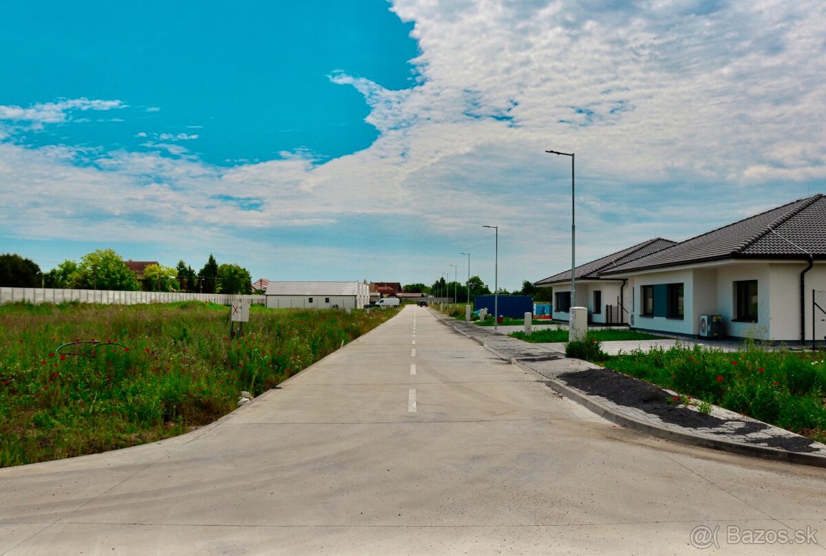 Na predaj 3 stavebné pozemky v Rezidencia Veselé - 3