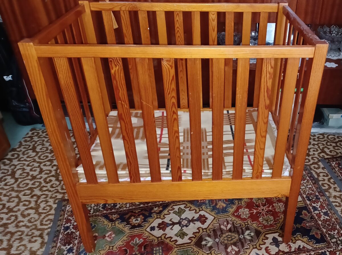 Detská ohrádka drevená , detská postieľka drevená - 3