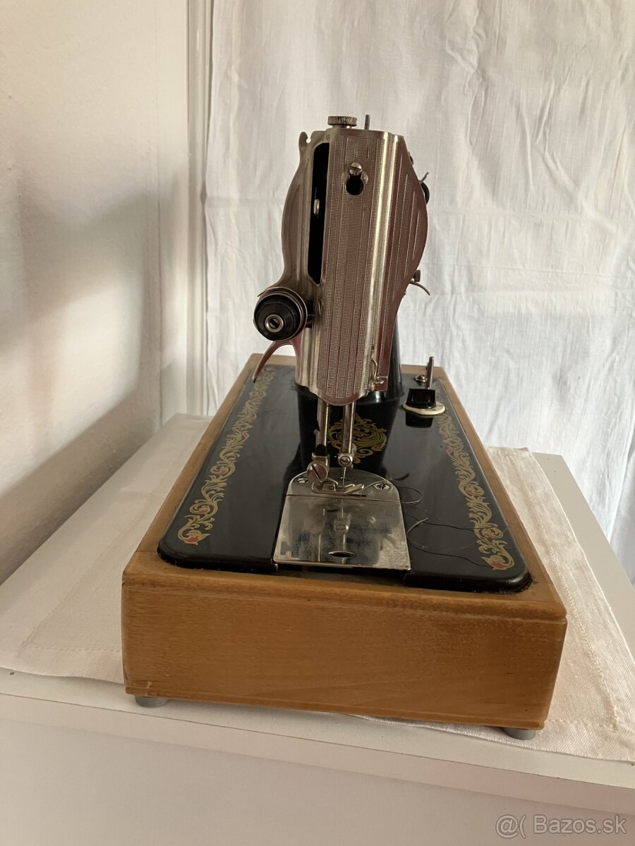 Starožitný mechanický šijací stroj(ručný pohon/ - 3