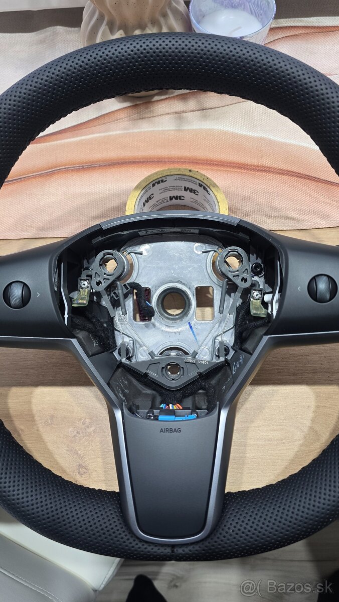 volant TESLA model 3 , Tesla Y VYHRIEVANÝ - 3