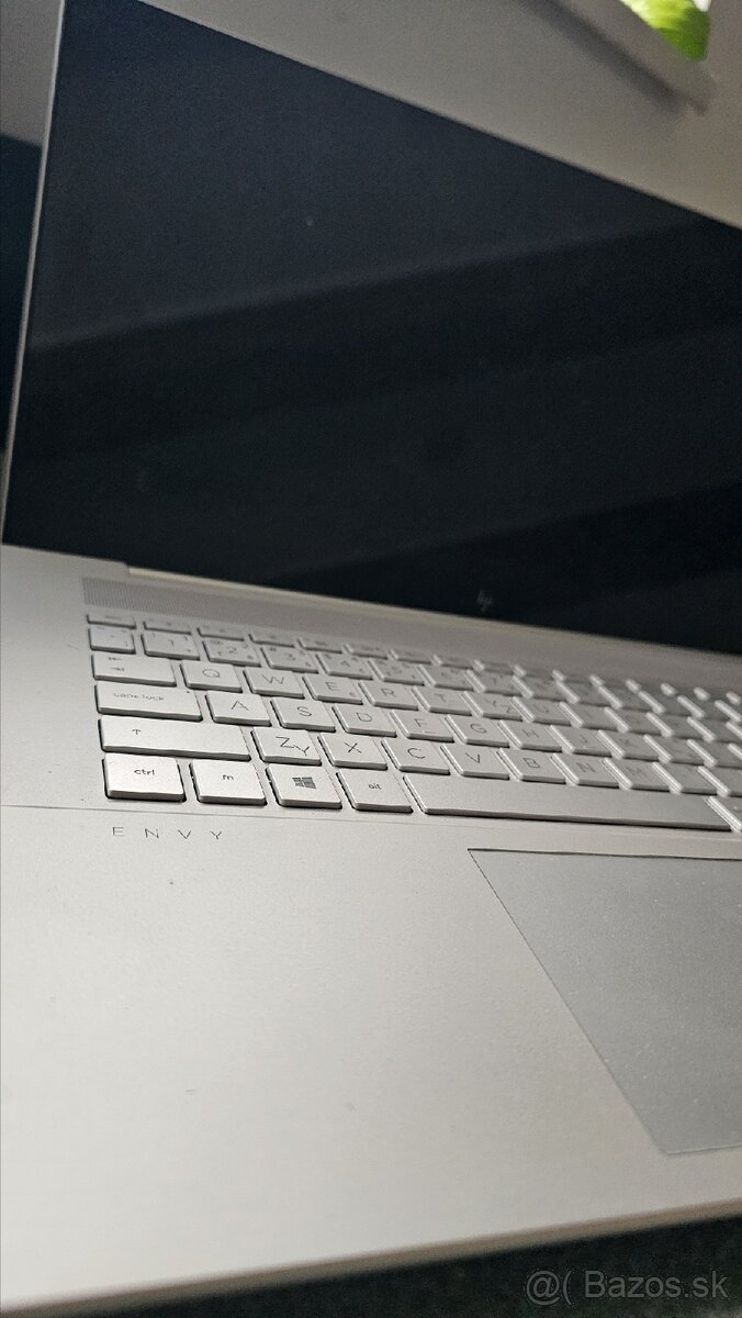 HP ENVY 17 - 3