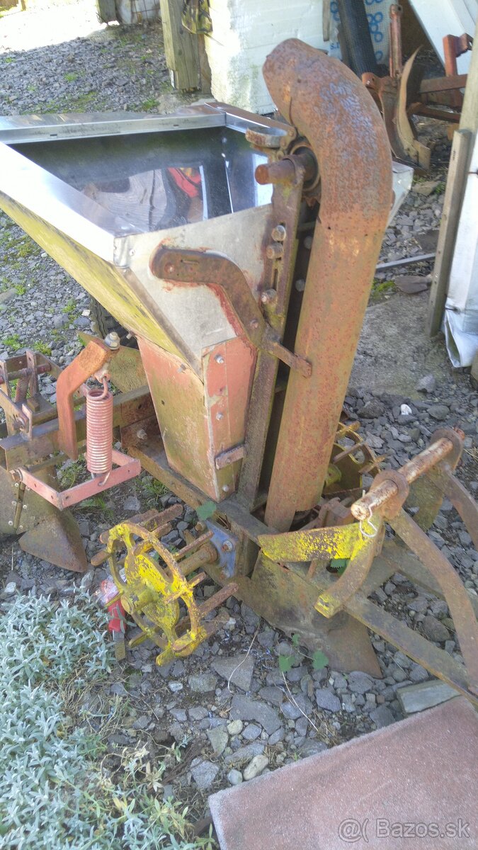 Sadzac zemiakov... - 3