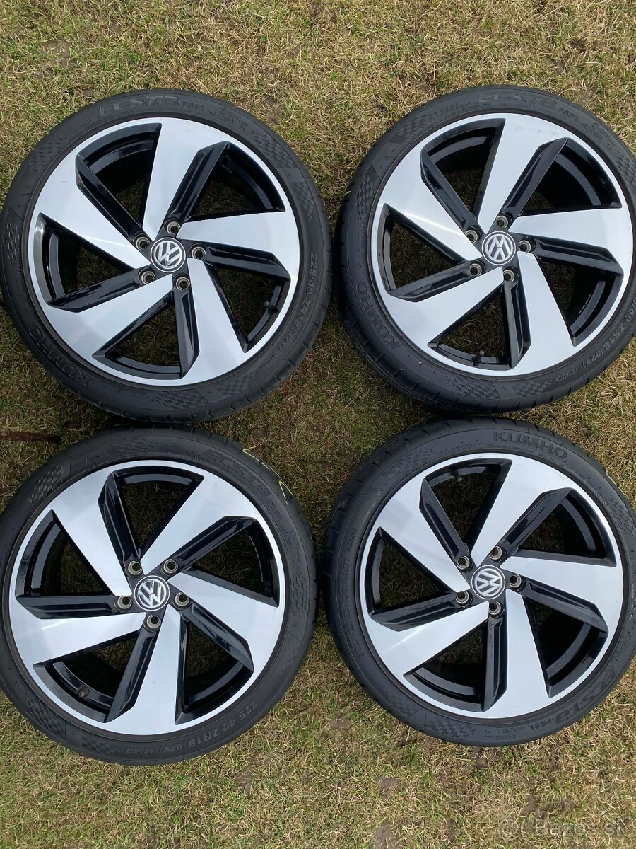 Letná sada 225/40 R18 - 3