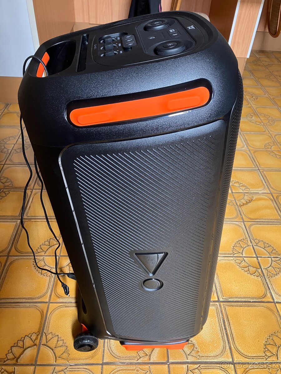 JBL 710 - 3