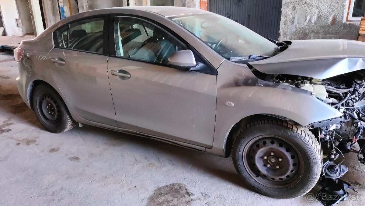 MAZDA 3 1,6 MZR Havarovaná - 3