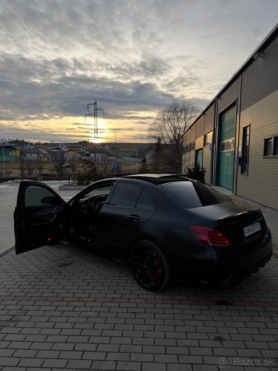 Mercedes AMG C63s - 3