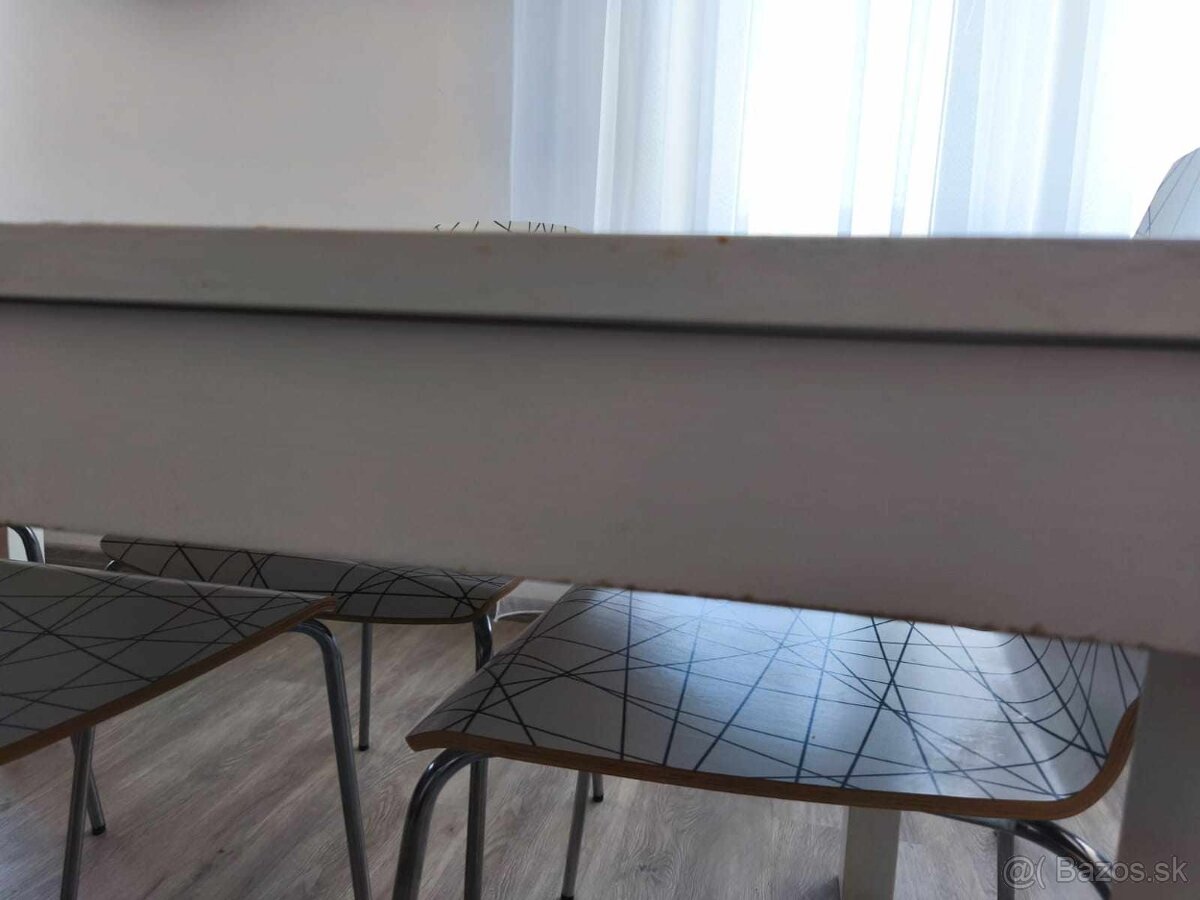 Predám jedálenský stôl - 3