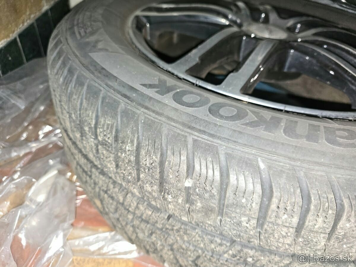 Kolesá Dezent - 215/60 R16 5x114,3 - 3