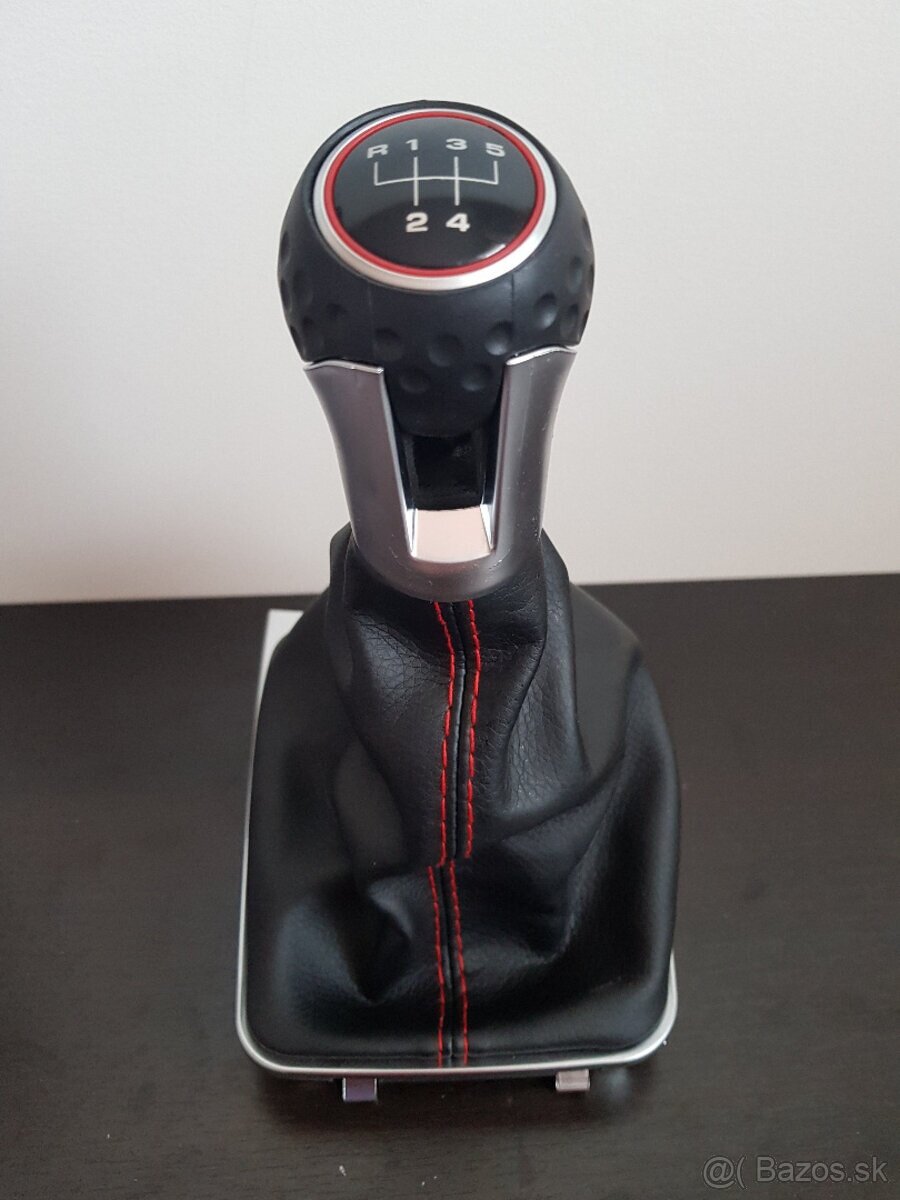 GTI radiaca paka s červeným prešivaním - 3