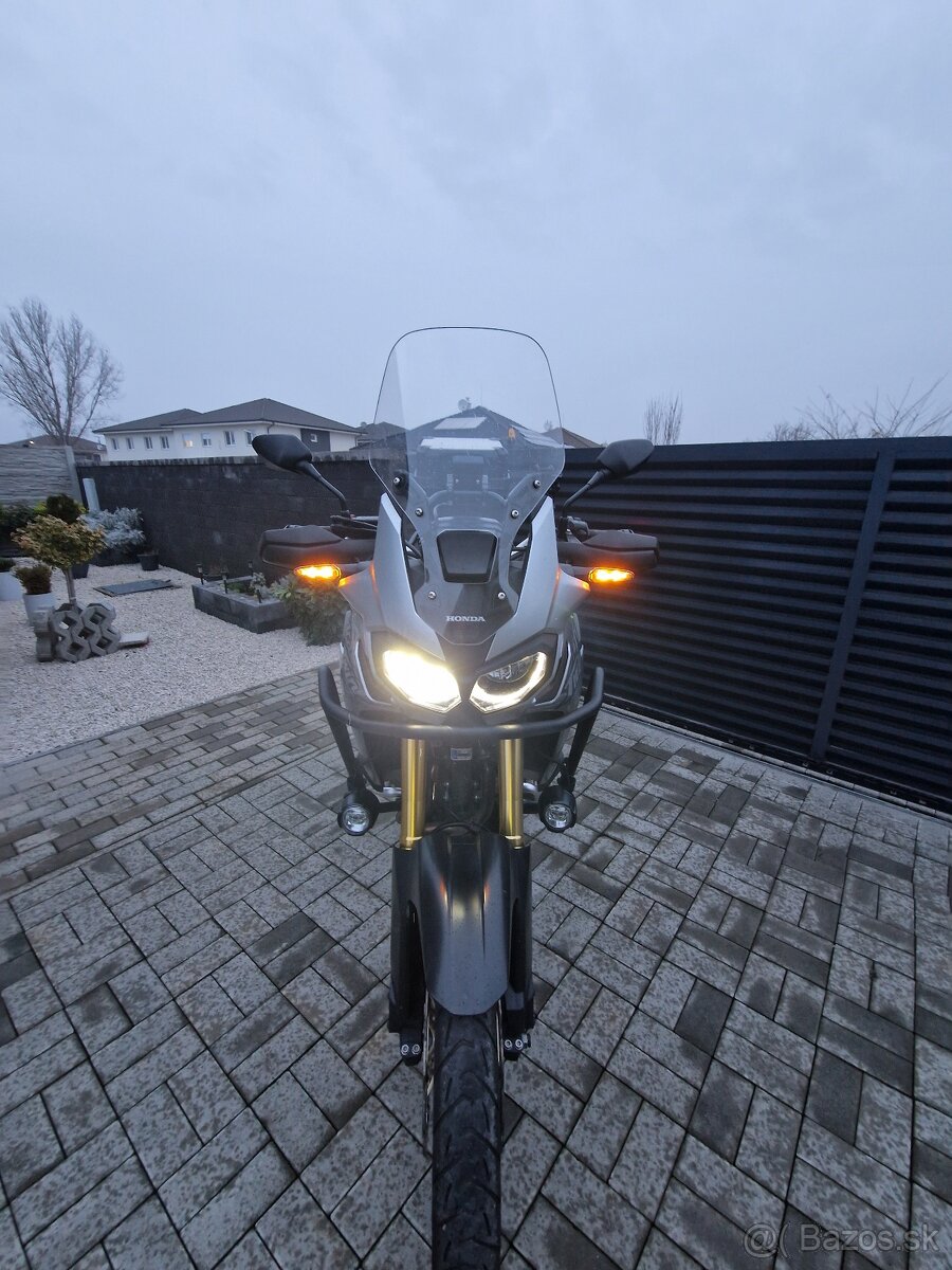 Honda Africa Twin CRF 1000L r,v. 2016, manuál, 2majiteľ - 3