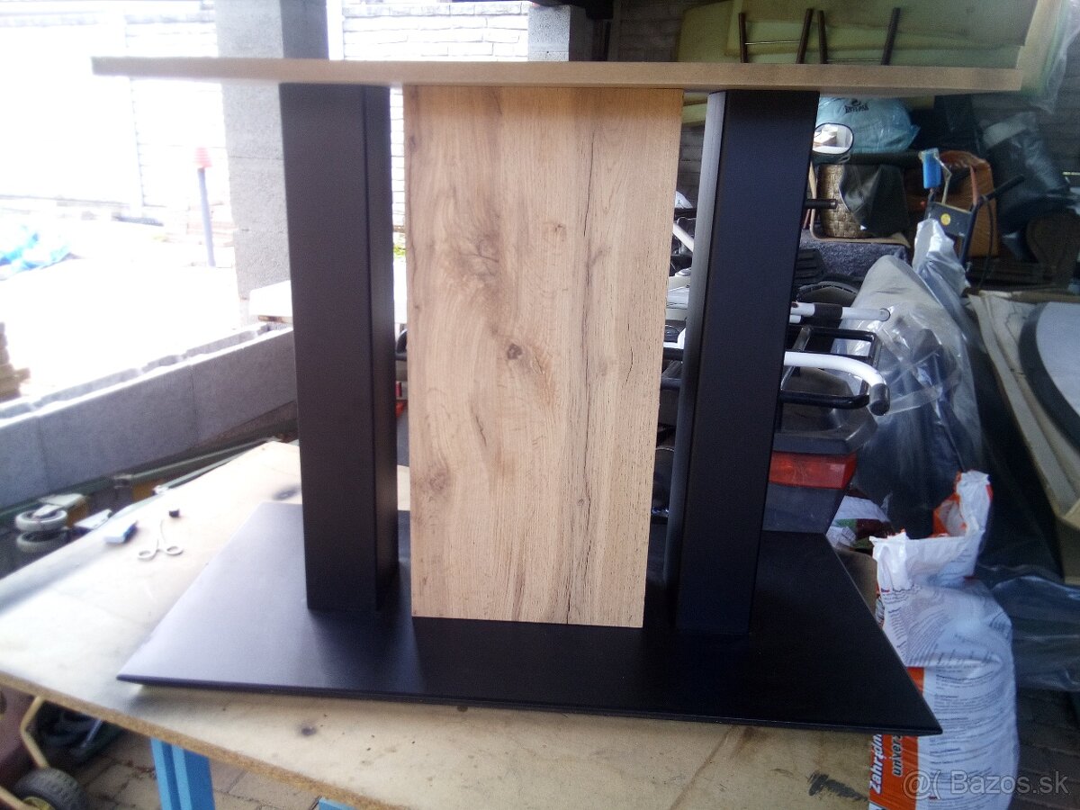 Sklenený jedálenský stôl - 3