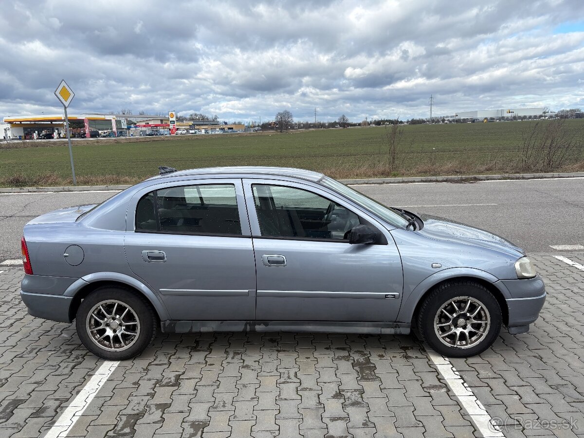 Opel Astra - 3