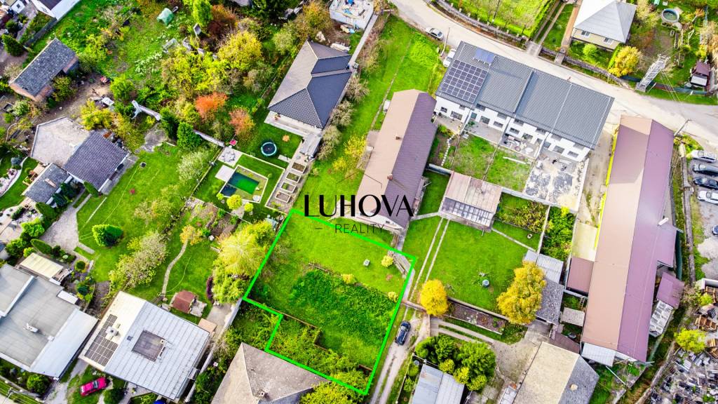 Slnečný, rovinatý pozemok_605m2 - 3