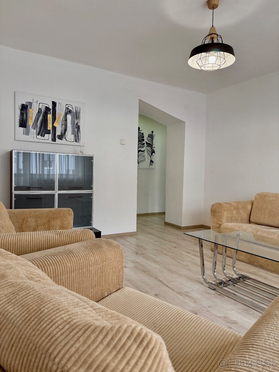 Dám do prenájmu 3 izbový byt v Snine - 3