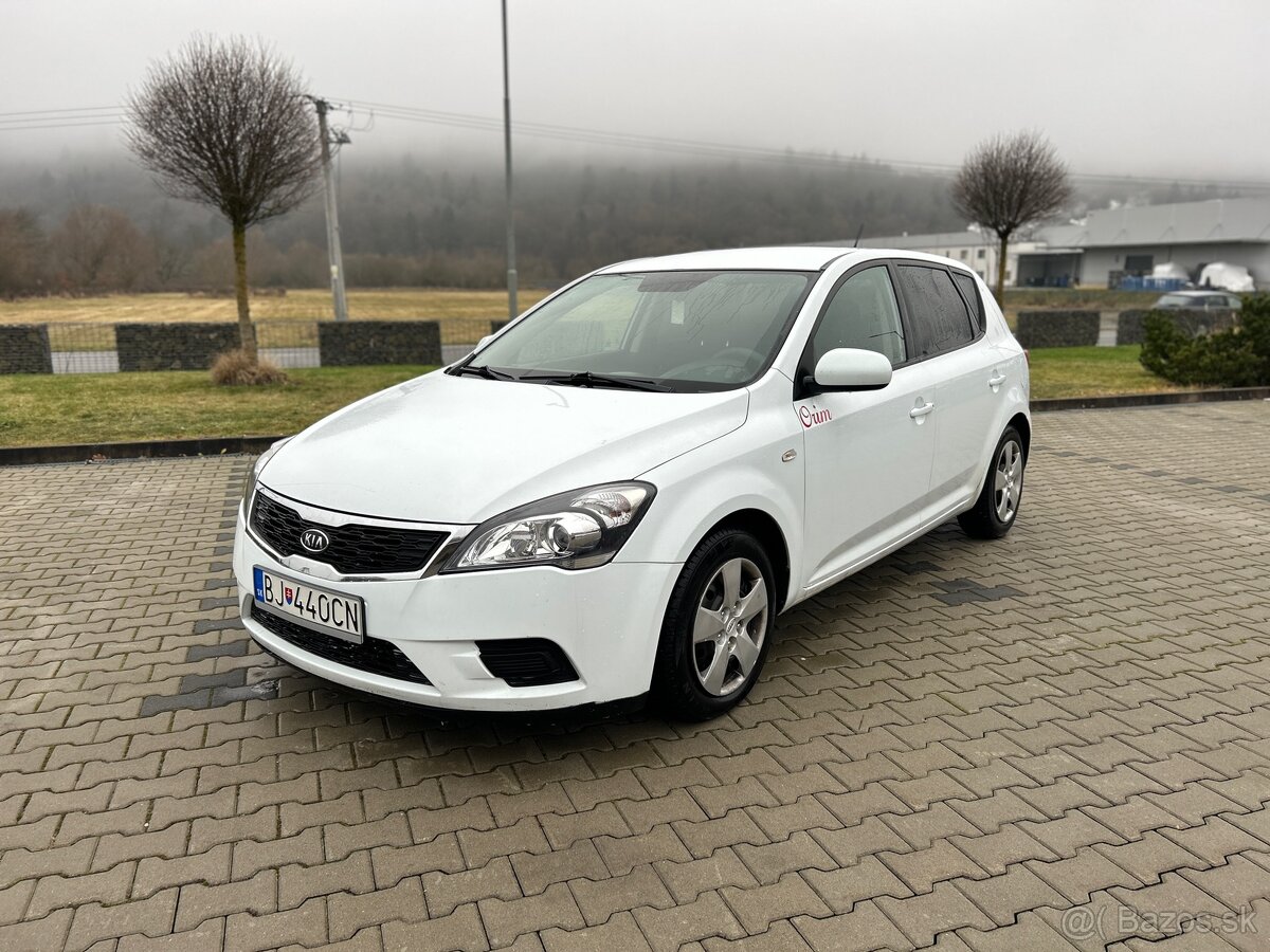 Kia Ceed 1.6 Crdi Nová STK/EK - 3