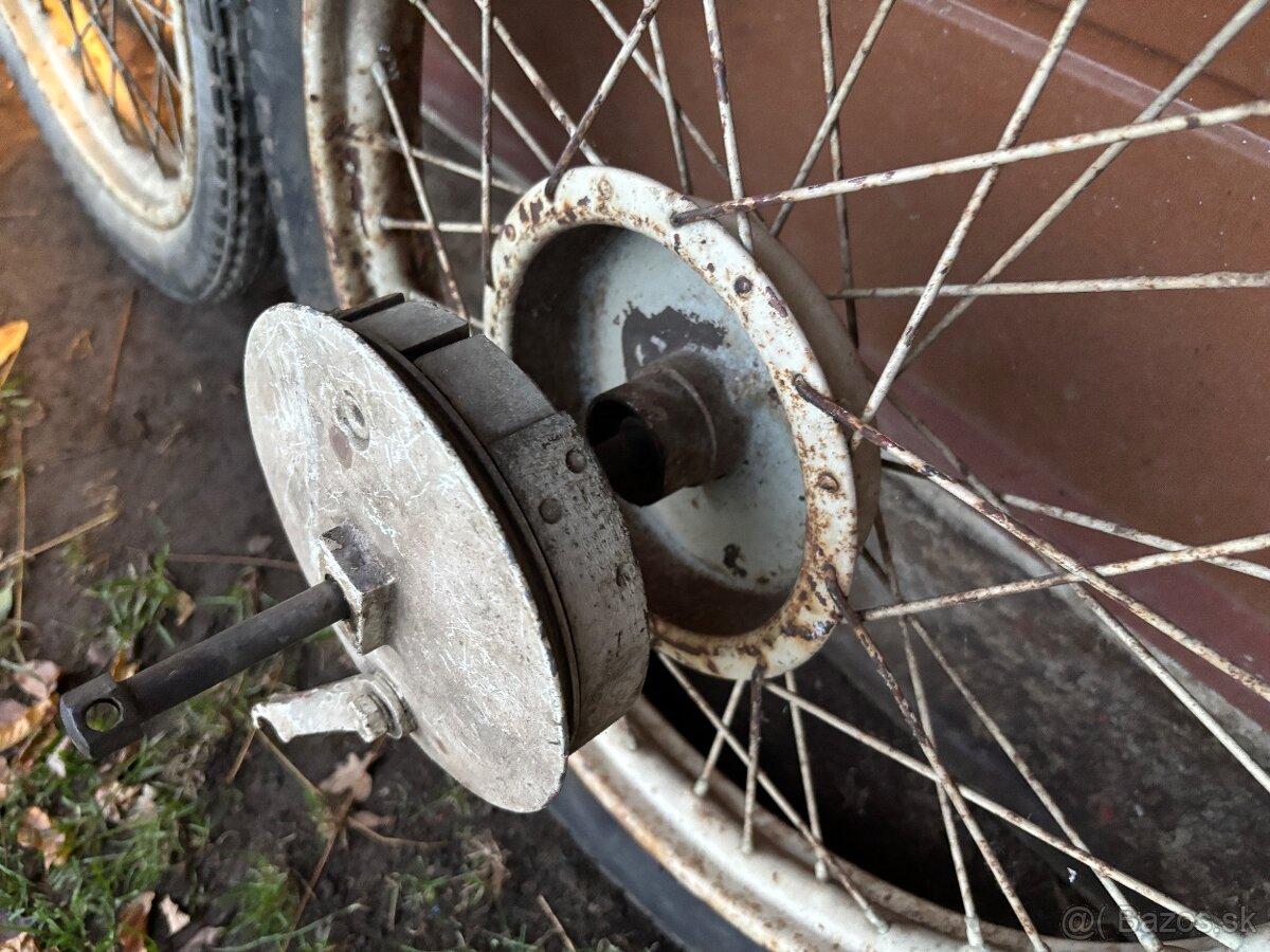 Kolesá JAWA 250 Perák - 3