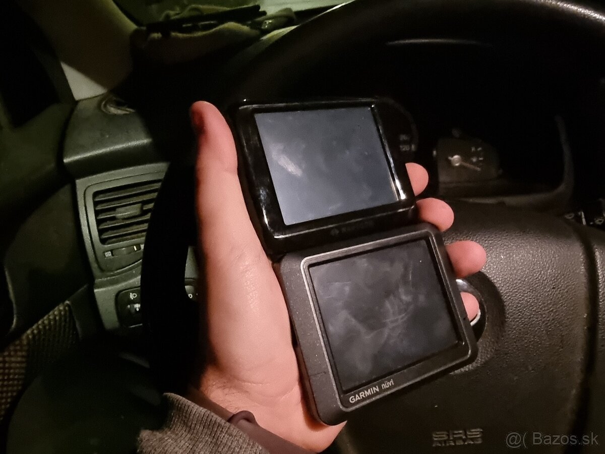 Predám Garmin Nuvi 205 a Navigon - 3