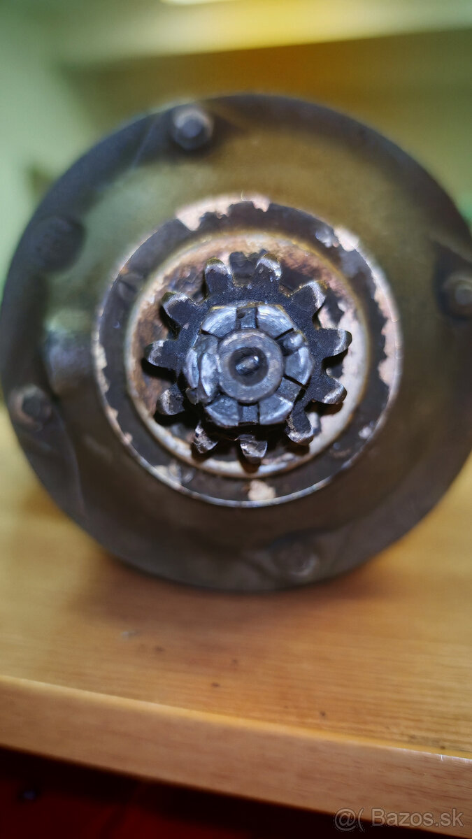 Predám štartér 24_V - 3