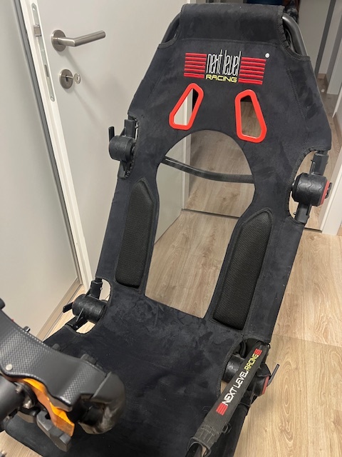 FANATEC Sim Racing Kokpit - 3