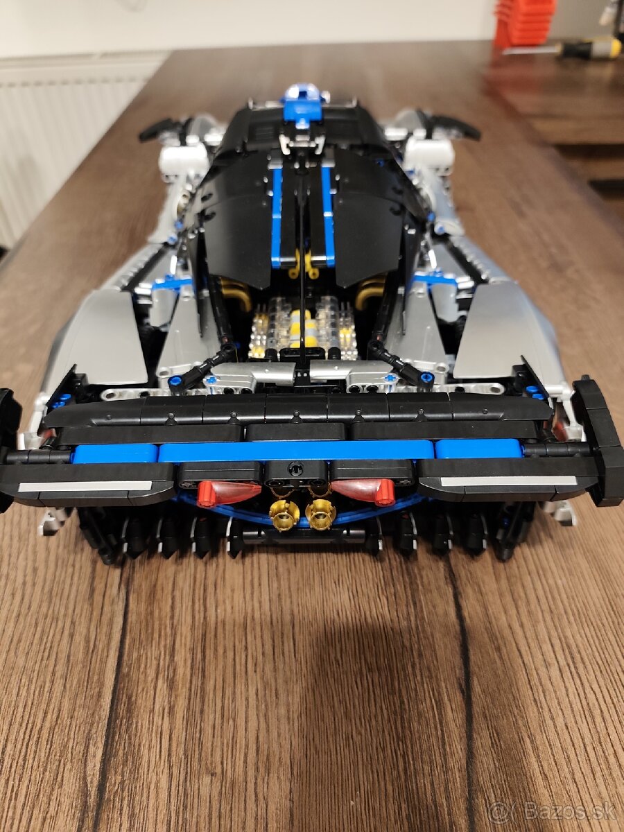 LEGO auto 1:8 - 3