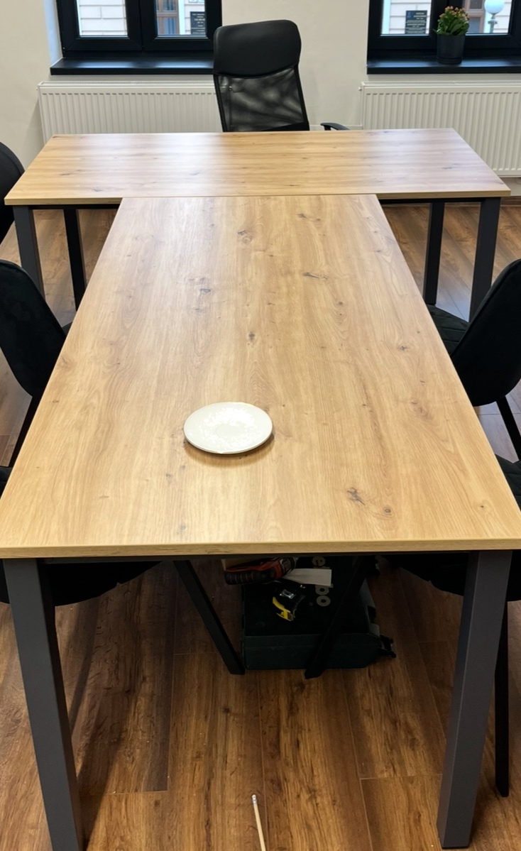 Jedálenské stoly a stoličky - 3