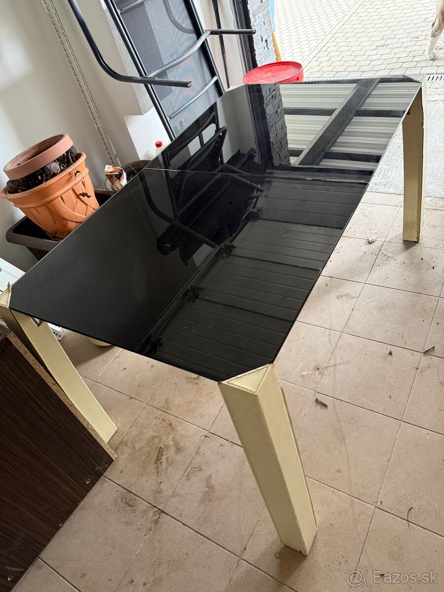 Jedálenský stôl - 3