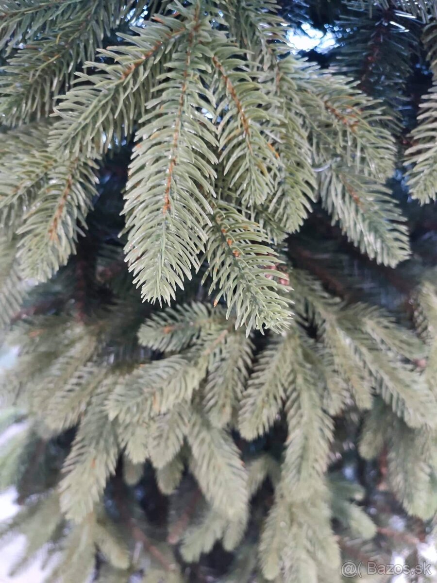 Umelý vianočný stromček 3D - 3