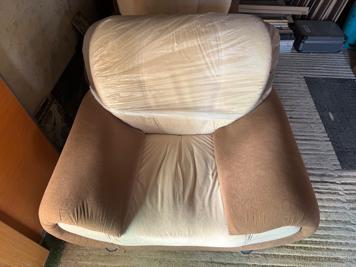 Predám 2x pohodlné kreslo na nerezových nôžkach - 3