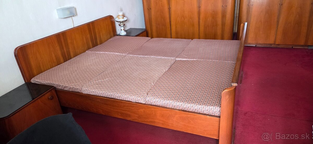 Spálňová zostava, postel,skrine,stolíky,zrkadlo - 3