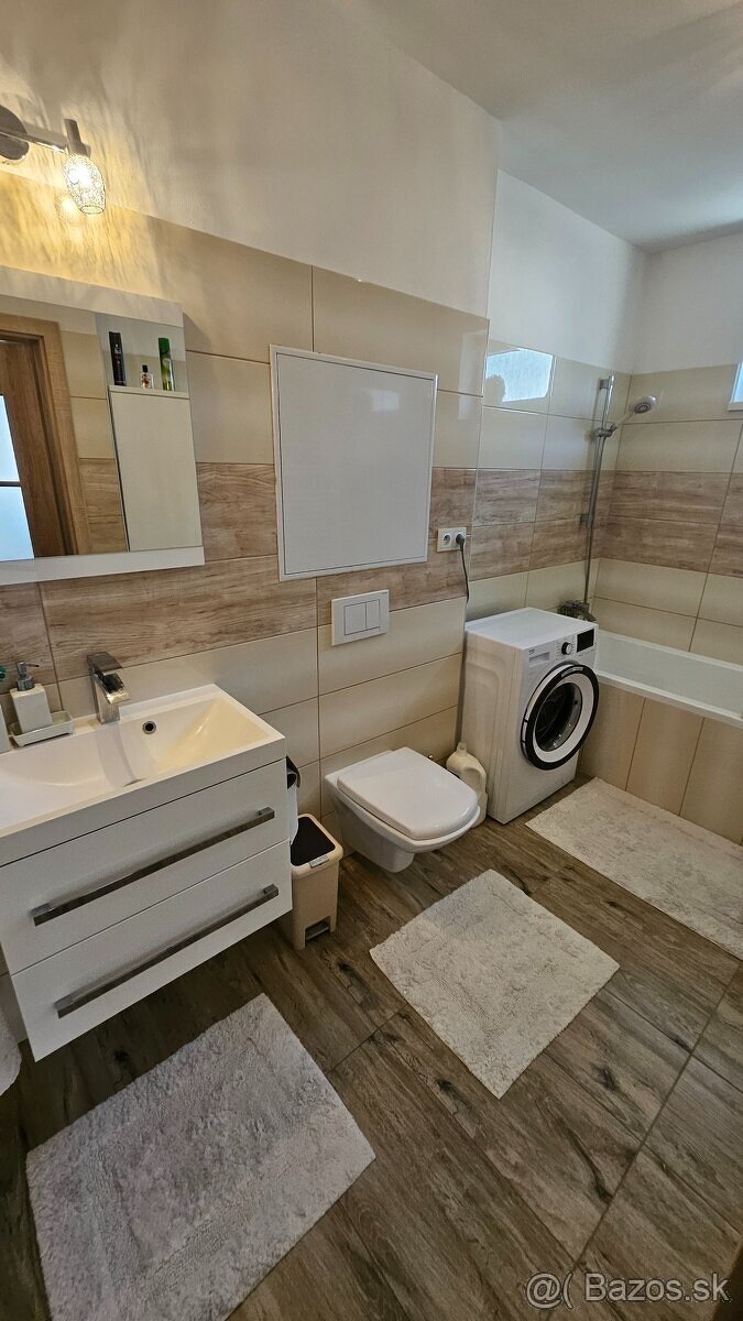 Kompletne zrekonštruovaný 2 izbový byt v centre NR - 3