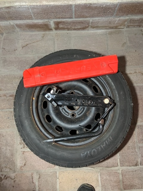 DISKY FORD 15" S LETNYMI PNEU plus sada nahrady - 3